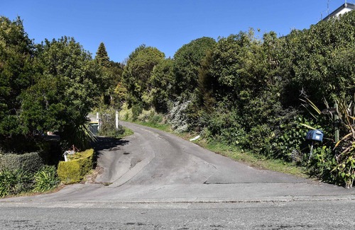 Akaroa Casa | AKAROA ESCAPE - AKAROA HOLIDAY HOME, family friendly in Akaroa