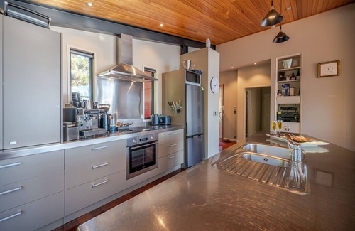 Akaroa Casa | Akaroa Long Harbour Lookout - Akaroa Holiday Home