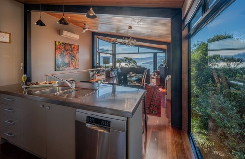Akaroa Casa | Akaroa Long Harbour Lookout - Akaroa Holiday Home