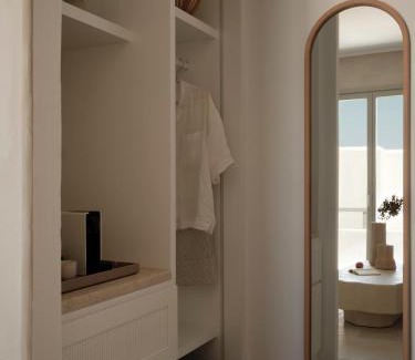 Naousa Hotel | Akria Seaside Suites