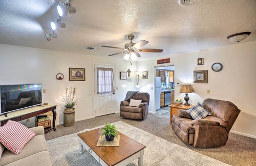 Akron Apartamento | Akron Apartment w/ Balcony - Hunting Nearby!