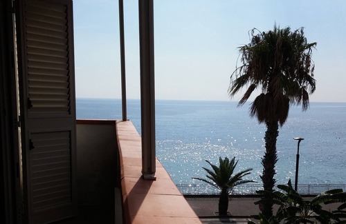 Sant'Alessio Siculo Cama Y Desayuno | Akron b&b