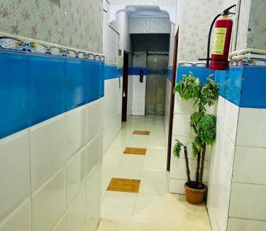 Loralai District Hotel | Al Amarat Hotel Tariq Road