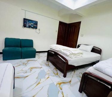 Loralai District Hotel | Al Amarat Hotel Tariq Road