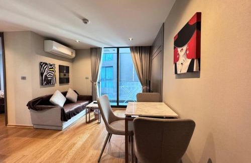 Si Phraya Apartamento | AL Define Condo