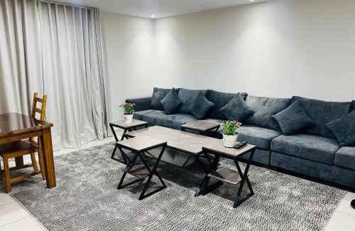 Al Jubail Apartamento | AL HUWAILAT 3 BED ROOM DELUX APPARTMENT b