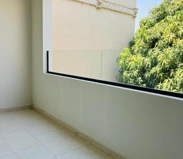 Al Jubail Apartamento | AL HUWAILAT 3 BED ROOM DELUX APPARTMENT b