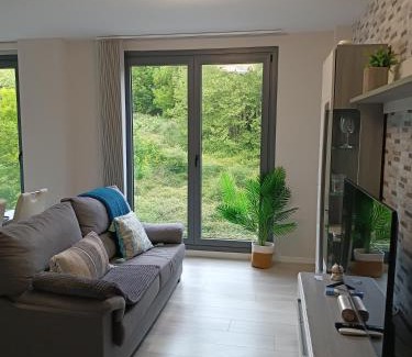 Las Campas y San Claudio Apartamento | ¡Al lado de la Clínica Oftalmológica Vega!
