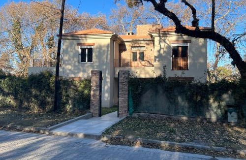 Villa San Lorenzo Casa | Al Puente y Palo - Casa de Piedra