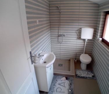 Inija Apartamento | AlejaPark