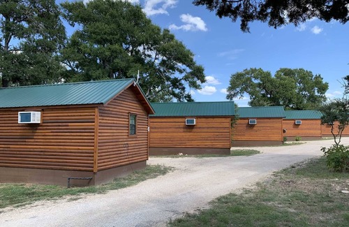 Pipe Creek Cabina | Al's Hideaway Bulli Cabin