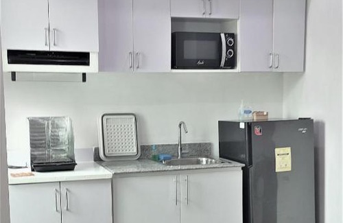 Muntinlupa Apartamento | Alabang Staycation near Airport (NAIA)
