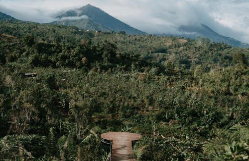 Gobleg Otro | Alam Munduk Glamping