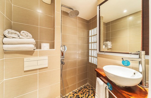 L'Ermitage-les-Bains Hotel | Alamanda Hotel