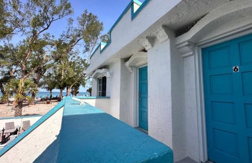 Holmes Beach Hotel | Alamanda Villas on Holmes Beach
