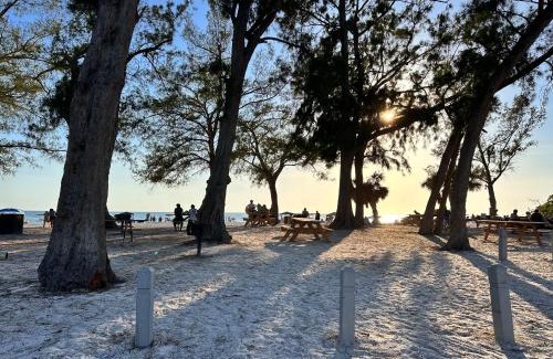 Holmes Beach Hotel | Alamanda Villas on Holmes Beach