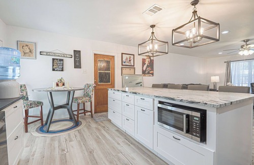 Shearer Hills - Ridgeview Casa | QUARRY HOMESTYLE BEAUTY GREAT CENTRAL LOCATION, KIDDOS, & FURRY PET FRIENDLY
