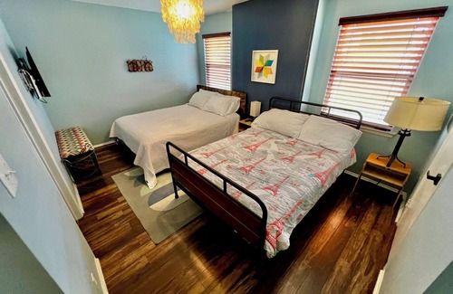 Alamo Heights Casa | Alamo Heights townhouse centrally located near airport and downtown