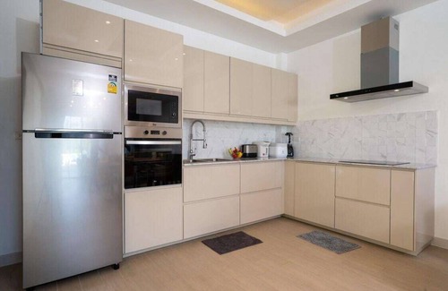 Laguna Casa | Alanti Villa close to Bangtao beach and bars!