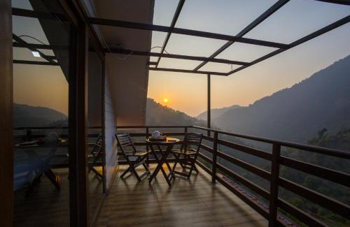 Tehri Villa | Alaya Stays Madhuram Pet-Friendly Hillside Retreat With Garden & Balcony
