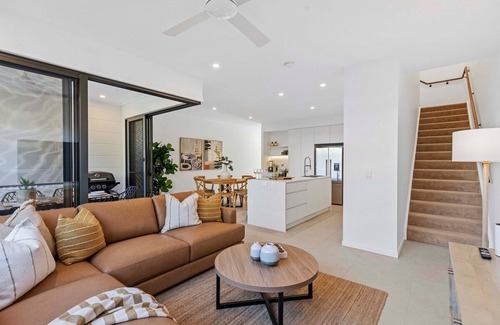 Albany Creek Casa | Albany Creek Retreat - 4BR Brand New Family Haven