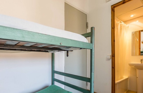 Salas de Pallars Apartamento | Alberg La Solana - 23 - Habitación Cuádruple (3 - 4 Plazas)