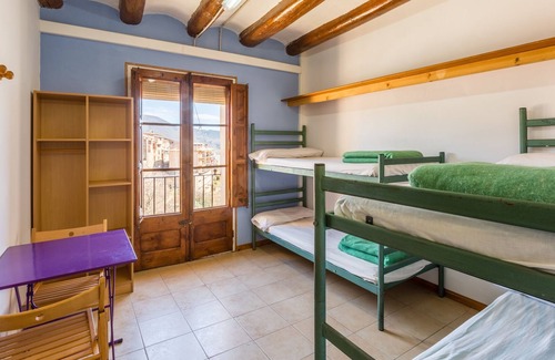 Salas de Pallars Apartamento | Alberg La Solana - 23 - Habitación Cuádruple (3 - 4 Plazas)
