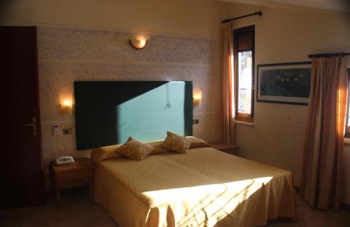 San Zeno di Montagna Hotel | Albergo Sole