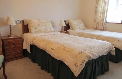 New Forest District Cama Y Desayuno | Albertine ,A warm welcome awaits you ,Offering room only or bed and breakfast ,Ideal location for Solent Way ,High Street ,Isle of Wight ,New Forest