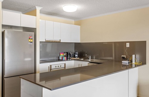 Albion Apartamento | Albion Convenient Hideaway with Parking & Balcony