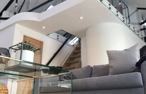 St Albans Casa | Albion Mills Amalgamation Living, Spacious 4 Bed 4 Bathroom & Mezzanine Office