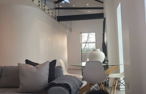 St Albans Casa | Albion Mills Amalgamation Living, Spacious 4 Bed 4 Bathroom & Mezzanine Office