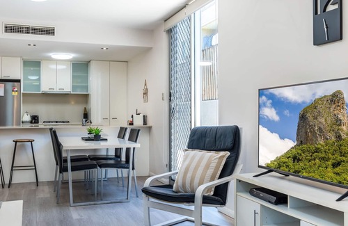 Albion Apartamento | Albion Stay – Spacious Patio, Pool & Near Transport