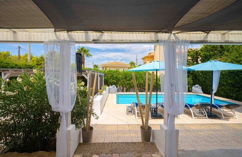 El Albir Casa | Albir By The Sea, 3 bedrooms, 2 bathrooms pool villa, pet friendly