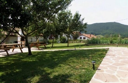 Ultzama Cabaña | Casa rural tradicional en Ultzama: 7 habitaciones dobles con baño y mucho MÁS