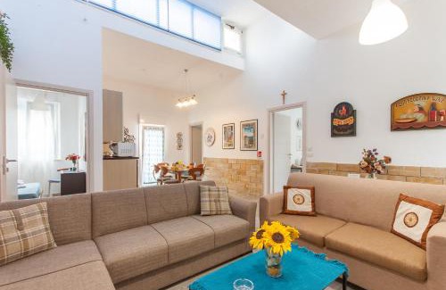 Alcamo Marina Apartamento | Alcamo Pool House - Happy Rentals