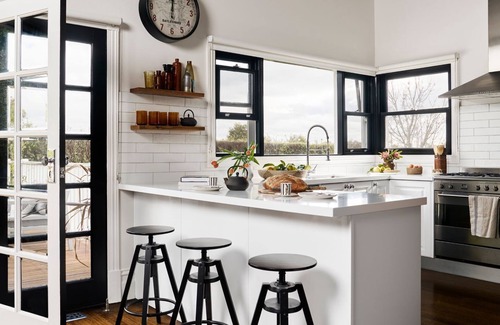 Hepburn Springs Casa | Alchemy House- 3 bed, firepalce with fanastic views