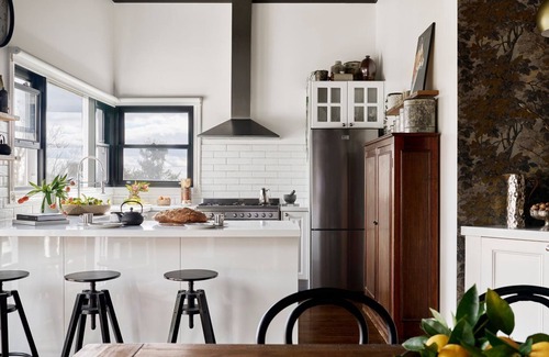 Hepburn Springs Casa | Alchemy House- 3 bed, firepalce with fanastic views
