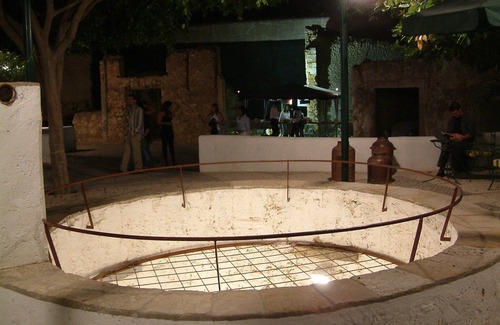 Se Casa | 'Alcova do Arco' inside IX century City Walls at Old Town nearby 4 islands