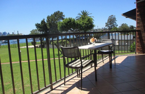 Drummoyne Apartamento | Aldouragh Apartment by the water to relax.15 minutes by public transport to city