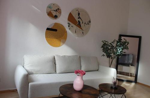 Mitte Apartamento | Aldstadt 2,5 Room Modern Elite Location Balcony