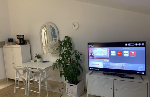 Sotogrande Apartamento | Ale Maison Cozy Penthouse Studio in Marina Sotogrande. 20 metres to the Beach
