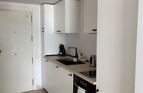 Sotogrande Apartamento | Ale Maison Cozy Penthouse Studio in Marina Sotogrande. 20 metres to the Beach