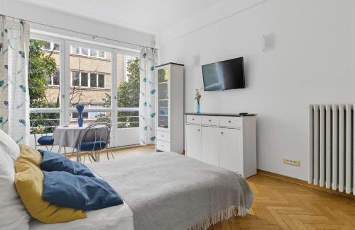 Srodmiescie Południowe Apartamento | Aleja Przyjaciół Śródmieście Warszawa by Solarento