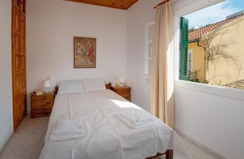 Longos Apartamento | Alekos House