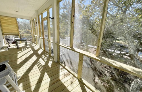 Ocracoke Casa | Aleta: Se admiten mascotas, frente al mar, perfecto para dos. muelle privado.