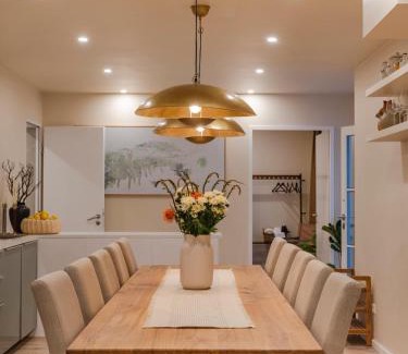 Mitte Apartamento | ALEXA Spacious Design Apart up to 10 persons - Parking - Superfast Wifi