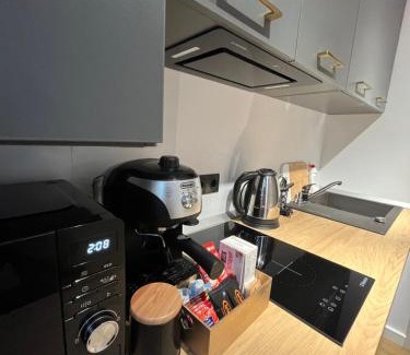 Medias Apartamento | Alexander Cozy Apartment FREE PRIVATE PARKING