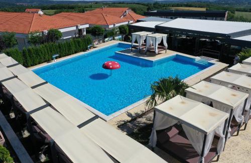 Mladenovac Apartamento | Alexander Resort