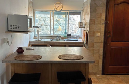 Grand Case Apartamento | Alexina - Apartment near Friar's Bay Overlooking Beautiful Happy Bay, Grand Case